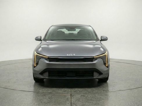 Used 2025 Kia K4 LXS image 2