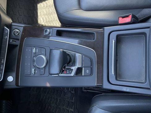 Used 2019 Audi Q5 Premium AWD/4WD image 38