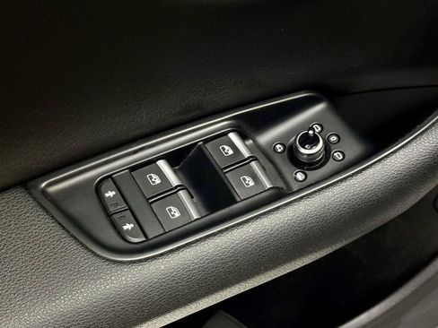 Used 2017 Audi Q7 3.0T Premium Plus AWD/4WD image 11