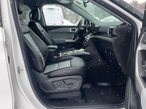 Used 2020 Ford Explorer Platinum w/ Premium Technology Package image 36