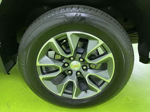 Used 2025 Chevrolet Silverado 1500 LT w/ Safety Package image 15