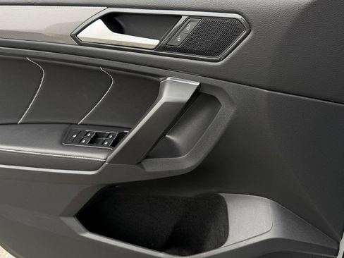 Used 2023 Volkswagen Tiguan SE image 20