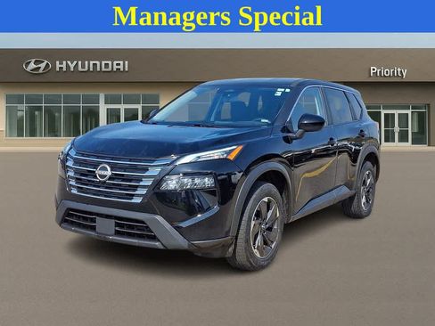 Used 2025 Nissan Rogue SV FWD image 1