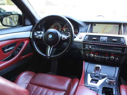 Used 2016 BMW M5 Sedan 4D image 10
