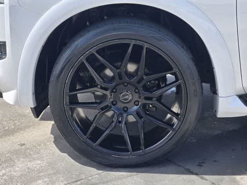 Used 2023 Nissan Armada Platinum w/ Captain's Chairs Package RWD image 8