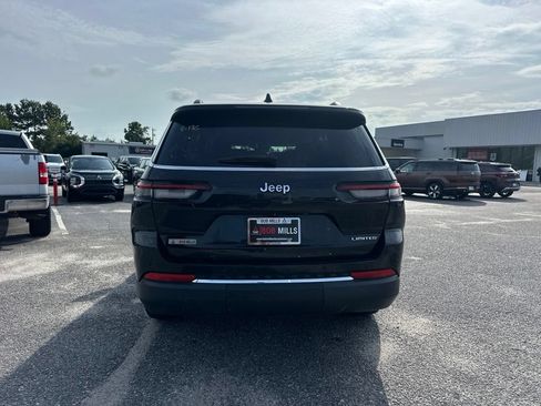 Used 2021 Jeep Grand Cherokee L Limited w/ MOPAR Finishing Package AWD/4WD image 4