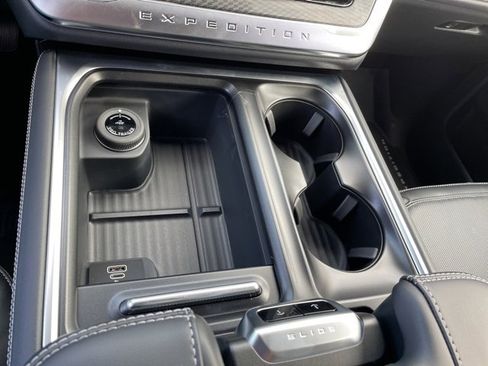 New 2026 Ford Expedition Max Platinum image 44