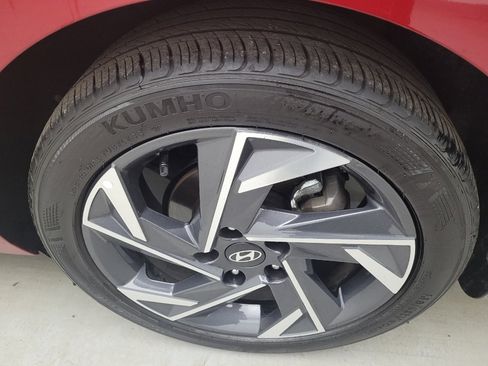 Used 2025 Hyundai Elantra Sport image 31