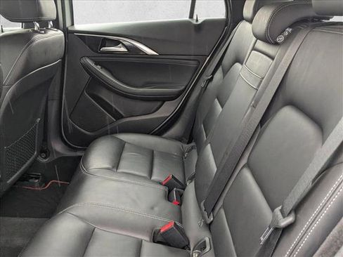 Used 2018 INFINITI QX30 image 18