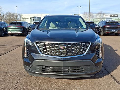 Used 2023 Cadillac XT4 Luxury w/ Cold Weather Package image 2