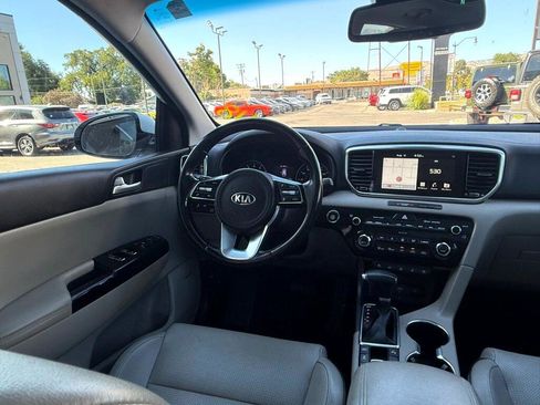 Used 2022 Kia Sportage EX w/ EX Technology Package image 31