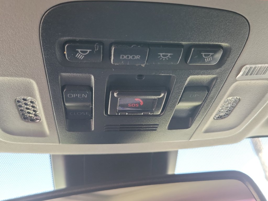 Used 2023 Toyota Camry SE w/ Convenience Package FWD image 13