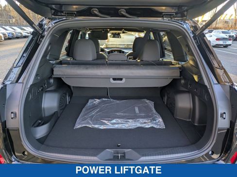 Certified 2025 Subaru Forester Premium image 18