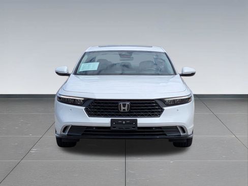 Used 2024 Honda Accord Touring image 9