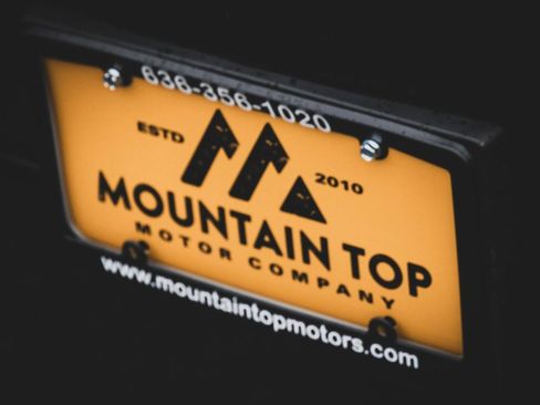 Used 2017 Chevrolet Suburban LT image 21