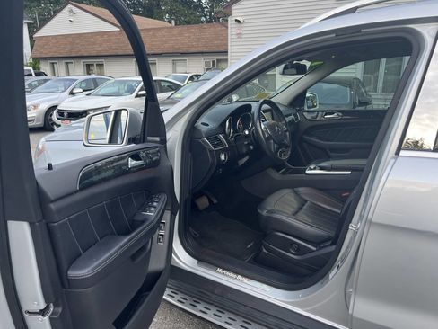 Used 2016 Mercedes-Benz GL 450 4MATIC image 24