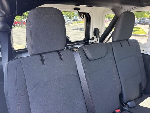 Used 2025 Jeep Wrangler Unlimited Rubicon AWD/4WD image 23
