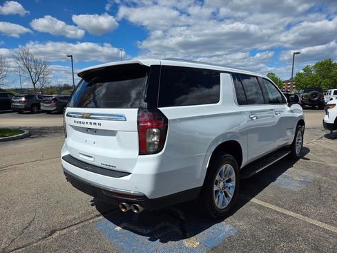 Used 2023 Chevrolet Suburban Premier AWD/4WD image 4