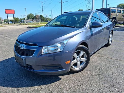 Used 2013 Chevrolet Cruze LT FWD image 1