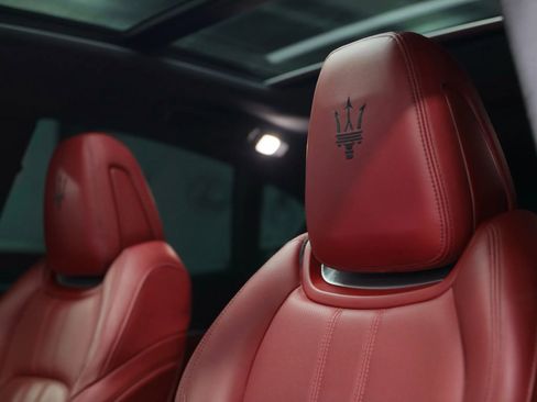 Used 2018 Maserati Levante S GranSport image 26