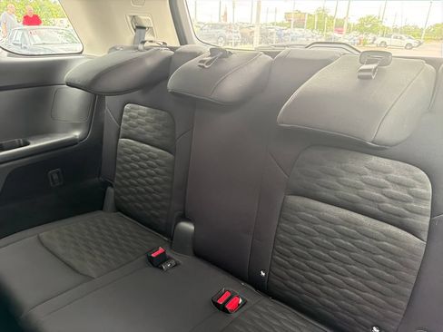 Used 2024 Nissan Pathfinder SV FWD image 27