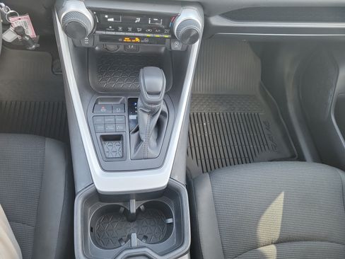 Used 2025 Toyota RAV4 LE AWD/4WD image 28