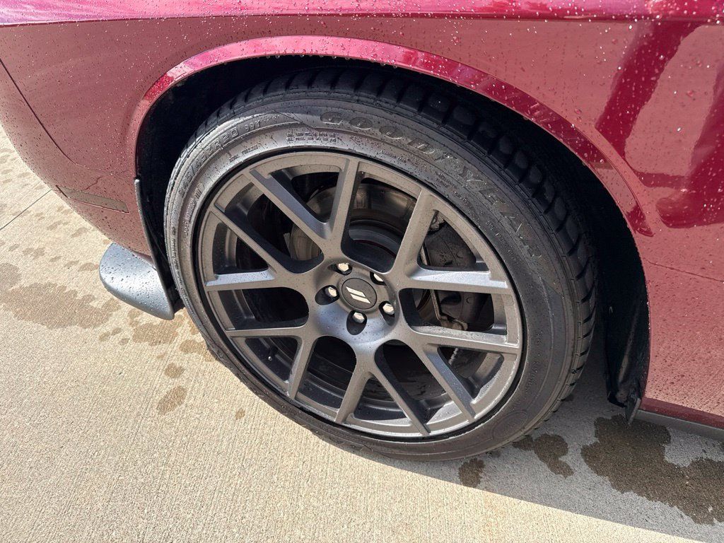 Used 2019 Dodge Challenger R/T RWD image 11