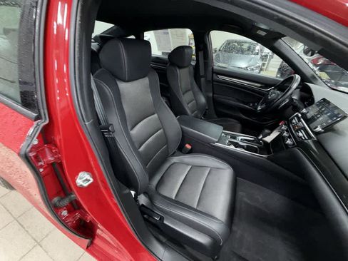 Used 2018 Honda Accord Sport image 16