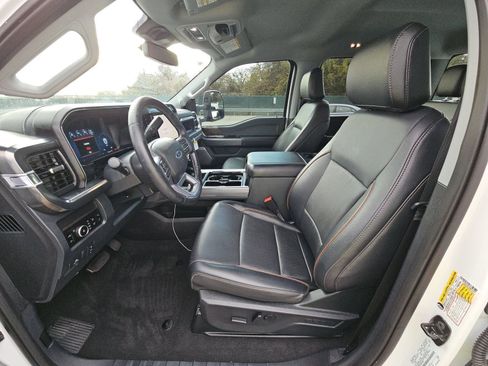 Used 2025 Ford F350 Lariat w/ FX4 Off-Road Package image 5
