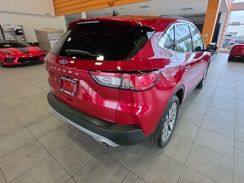 Used 2022 Ford Escape Titanium AWD/4WD image 8