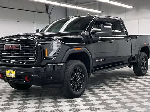 Used 2025 GMC Sierra 2500 AT4 w/ AT4 Premium Plus Package AWD/4WD image 13