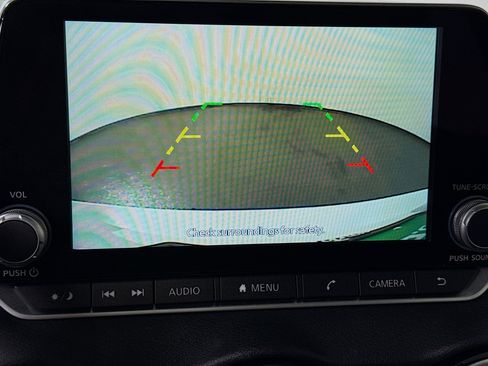 Used 2025 Nissan Sentra SV image 19