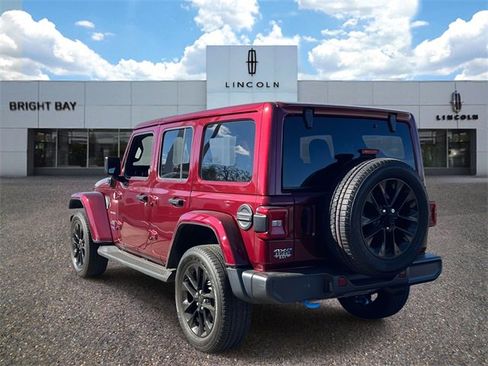 Used 2022 Jeep Wrangler Unlimited Sahara w/ Cold Weather Group image 5