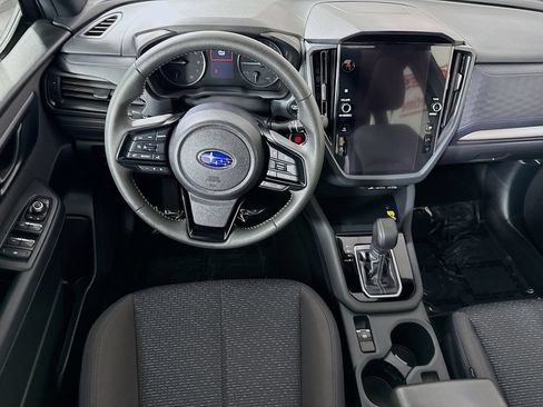 Used 2025 Subaru Forester Premium AWD/4WD image 3