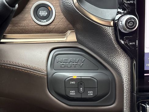 New 2026 RAM 2500 Limited AWD/4WD image 28