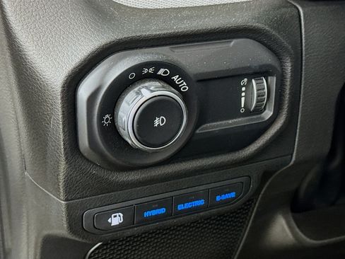 Used 2024 Jeep Wrangler Unlimited AWD/4WD image 13