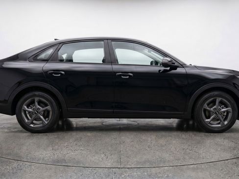 Used 2025 Kia K4 FWD image 11