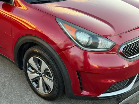 Used 2019 Kia Niro LX FWD image 9