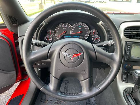Used 2005 Chevrolet Corvette Coupe w/ Preferred Equipment Group image 17