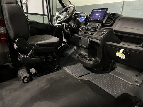 Used 2024 RAM ProMaster 3500 w/ Delivery Van Package image 28