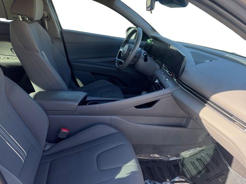 Certified 2023 Hyundai Elantra SEL w/ Convenience Package image 15
