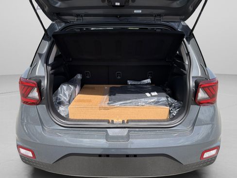 New 2026 Hyundai Venue SE FWD image 44