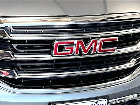 Used 2019 GMC Terrain SLT w/ Preferred Package image 30