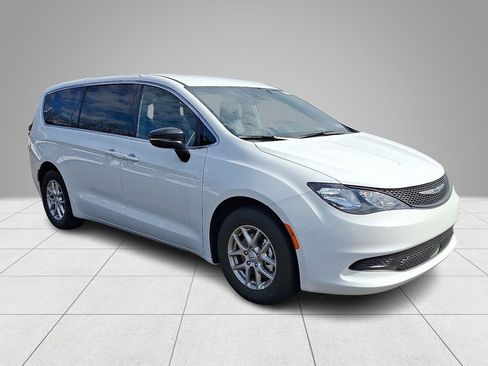 New 2026 Chrysler Voyager LX FWD image 3