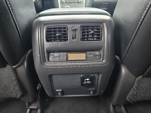 Used 2017 Nissan Pathfinder SL w/ SL Premium Package AWD/4WD image 22