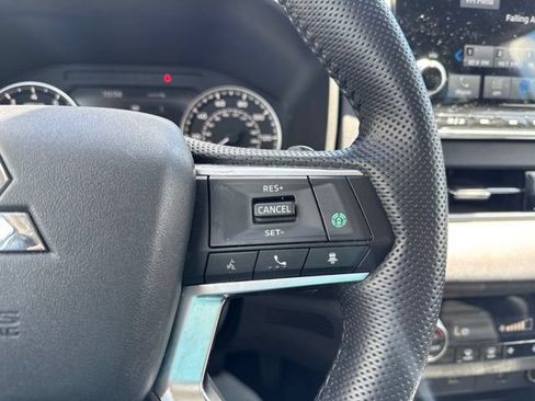 Used 2022 Mitsubishi Outlander SE AWD/4WD image 24
