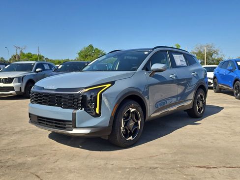 New 2026 Kia Sportage EX image 4