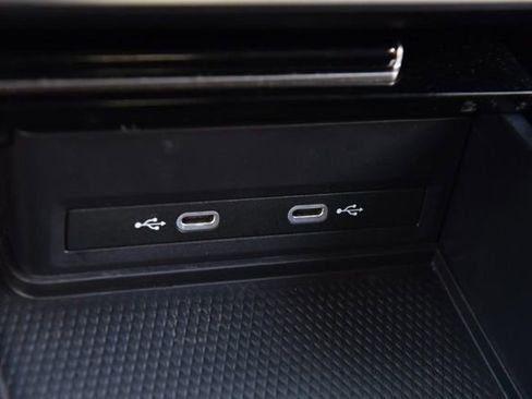 Certified 2025 Volkswagen Atlas SE FWD image 16