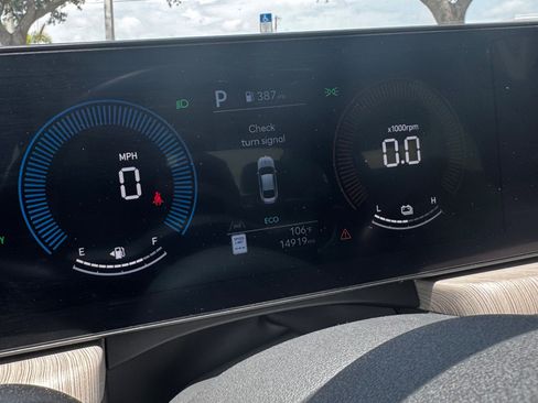 Used 2025 Hyundai Sonata SEL FWD image 14