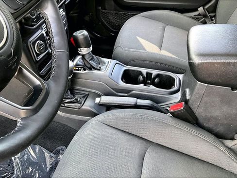 Used 2022 Jeep Gladiator Sport AWD/4WD image 19